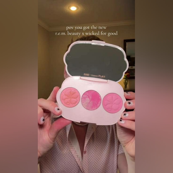 ⭐Gift Idea⭐BNIB LE REM Beauty X Wicked PINK Cherry Blossom Powder Blush Palette! - Picture 3 of 14